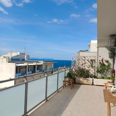 La Dimora Vista Mare Apartment Bari Bagian luar foto