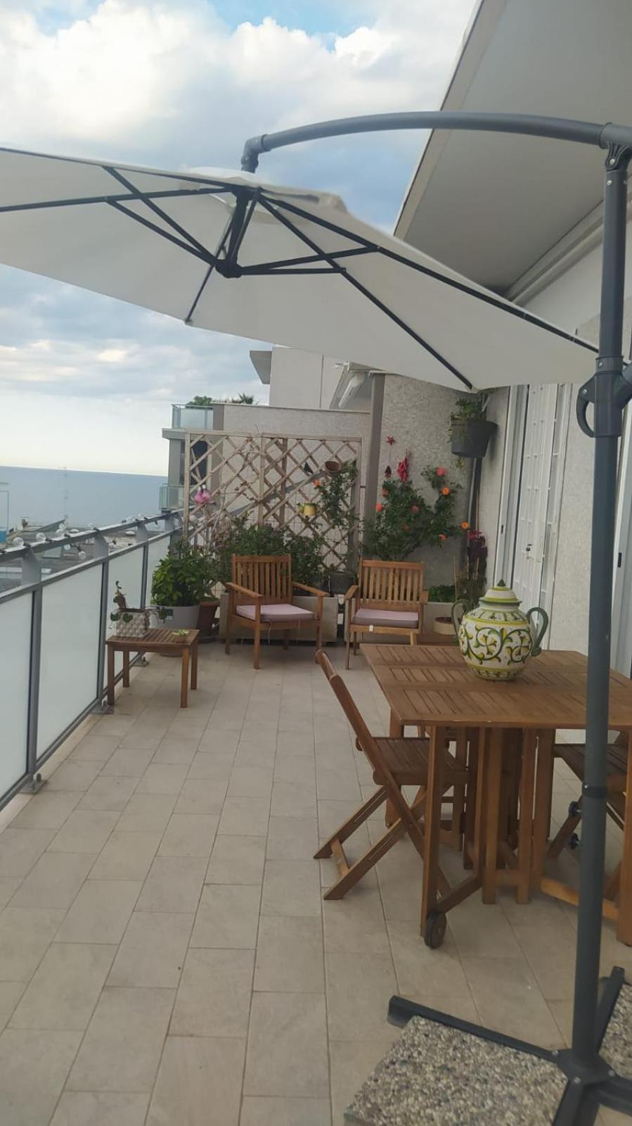 La Dimora Vista Mare Apartment Bari Bagian luar foto